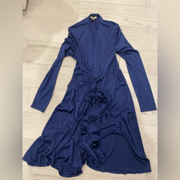 Issa Royal Blue dress ASO Kate Middleton - Picture 2 of 3